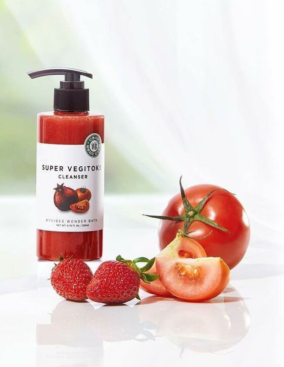 Wonder Bath Super Vegitoks Cleanser 300 ml. (Red) บับเบิ้ลคลีนเซอร์สุดฮิต !! สูตรใหม่!!  สีแดง - สารสกัดจากผักผลไม้สีแดง ช่วยฟื้นฟูผิวที่คล้ำเสีย ปรับผิวให้ขาวกระจ่างใสอย่างเป็นธรรมชาติ ปรับให้สีผิวสม่ำเสมอ เรียบเนียน ช่วยลดเลือนรอยสิว รอยดำ รอยแดง และจุดด่างดำต่างๆได้อย่างมีประสิทธิภาพ ผิวจะดูใสขึ้น ไบรท์ขึ้นอย่างชัดเจน